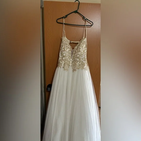 Dresses | White And Gold Prom Dress | Poshmark